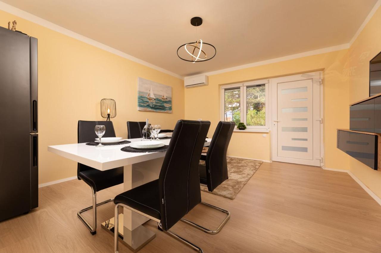 Apartments Vugrin Сило Экстерьер фото